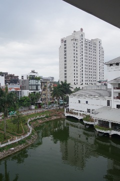 �z�e������̒��]�Q